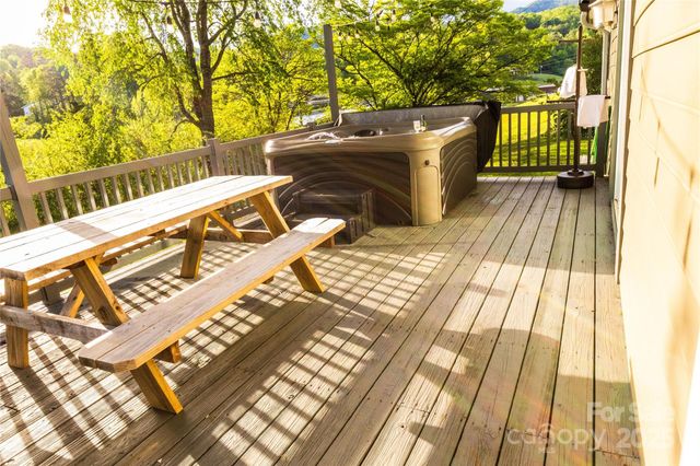 540 Toot Hollow Road, Bryson City, NC 28713