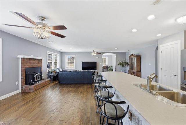 16 Holland DR, Windsor, VA 23487