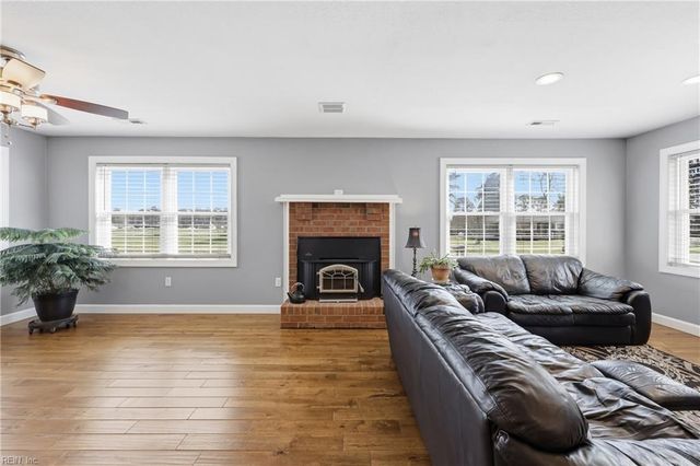 16 Holland DR, Windsor, VA 23487