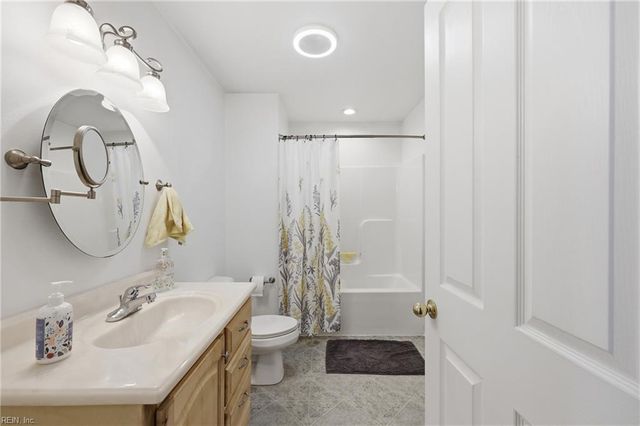 16 Holland DR, Windsor, VA 23487