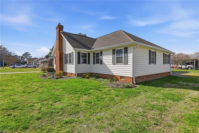 16 Holland DR, Windsor, VA 23487