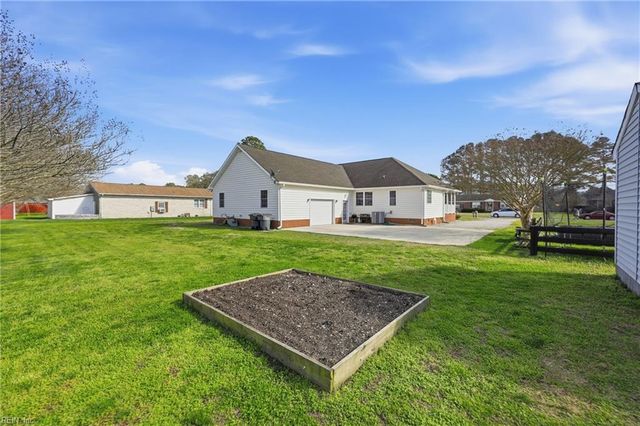 16 Holland DR, Windsor, VA 23487