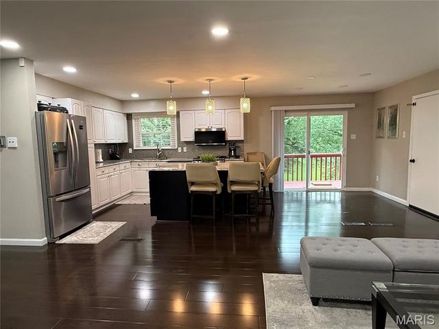 13075 Old Jamestown Road, Black Jack, MO 63033