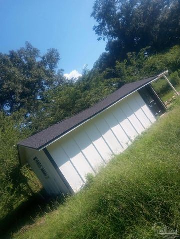 13072 Chumuckla Hwy, Jay, FL 32565