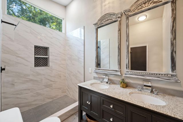 239 White Oak Hills, Livingston, TX 77351