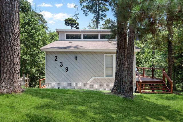 239 White Oak Hills, Livingston, TX 77351