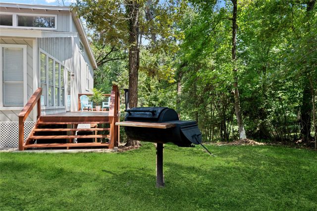 239 White Oak Hills, Livingston, TX 77351