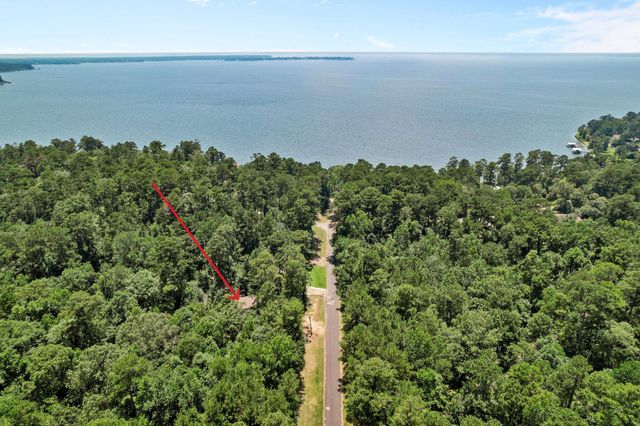239 White Oak Hills, Livingston, TX 77351