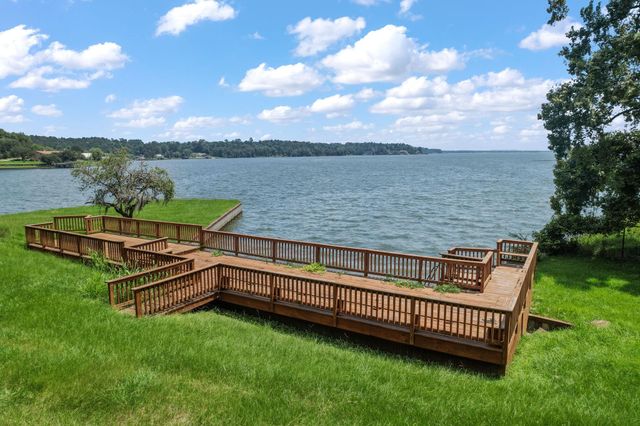 239 White Oak Hills, Livingston, TX 77351