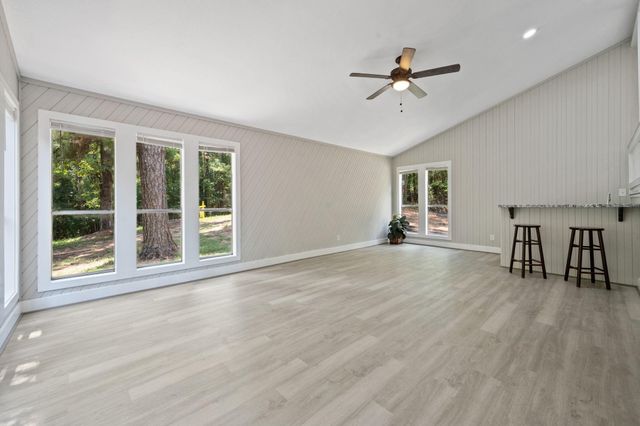 239 White Oak Hills, Livingston, TX 77351