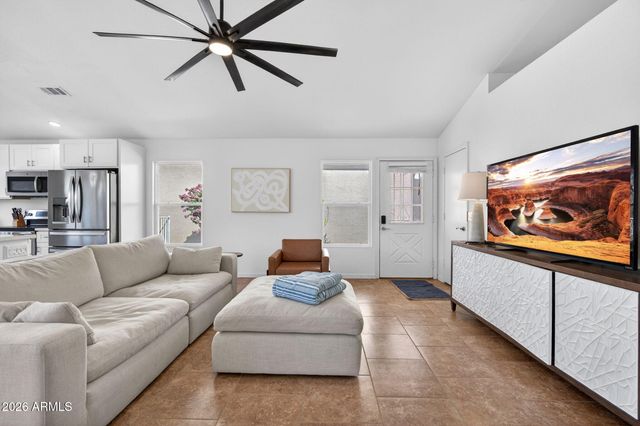 814 E MANOR Drive, Chandler, AZ 85225