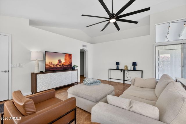 814 E MANOR Drive, Chandler, AZ 85225