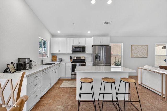 814 E MANOR Drive, Chandler, AZ 85225