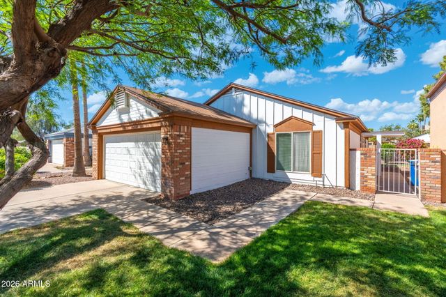 814 E MANOR Drive, Chandler, AZ 85225