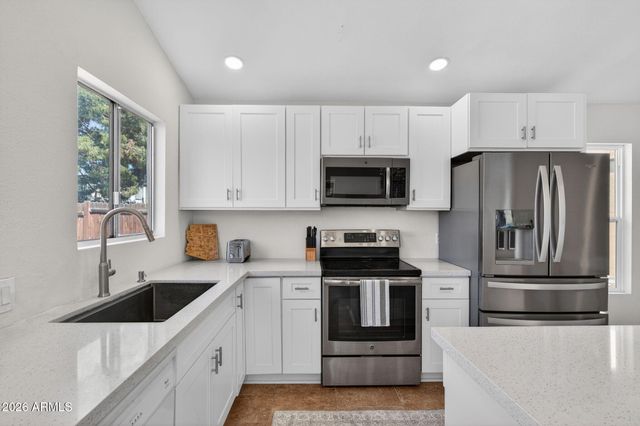 814 E MANOR Drive, Chandler, AZ 85225