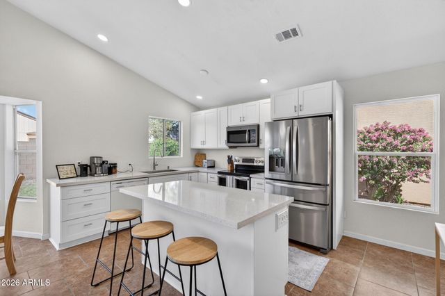 814 E MANOR Drive, Chandler, AZ 85225