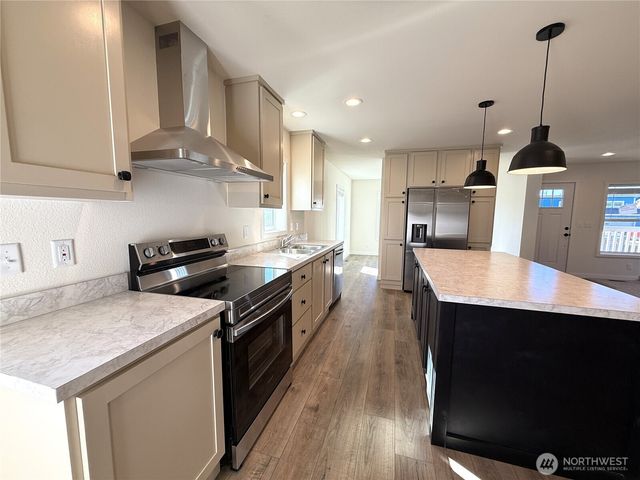 154 Calawah Street SW, Ocean Shores, WA 98569