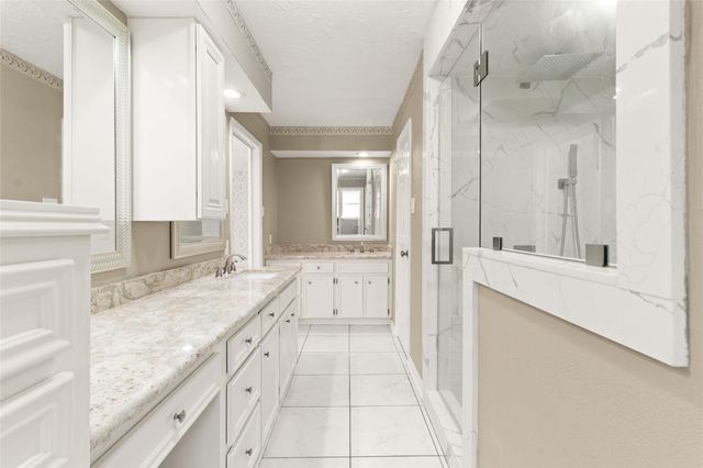 7231 Granvia Dr, Houston, TX 77083