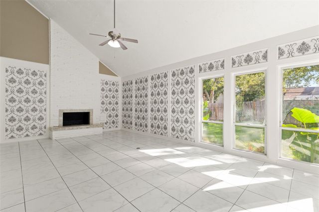 7231 Granvia Dr, Houston, TX 77083