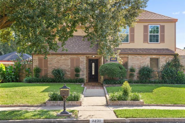 7231 Granvia Dr, Houston, TX 77083
