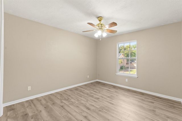 7231 Granvia Dr, Houston, TX 77083