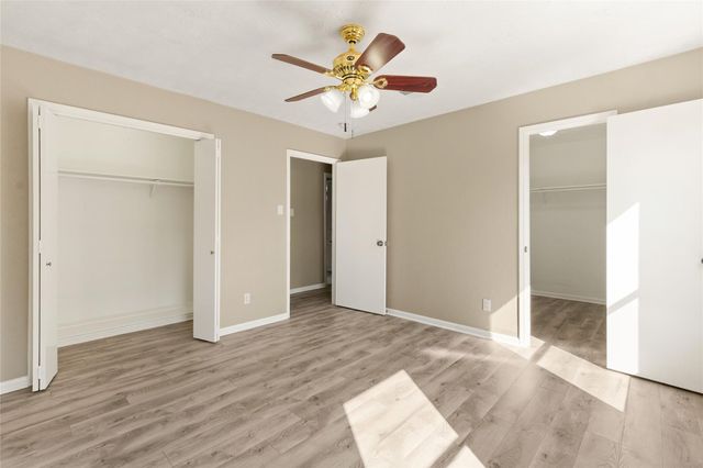 7231 Granvia Dr, Houston, TX 77083