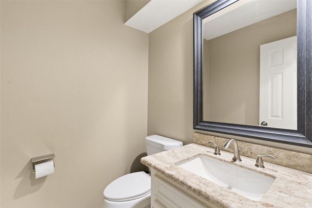 7231 Granvia Dr, Houston, TX 77083