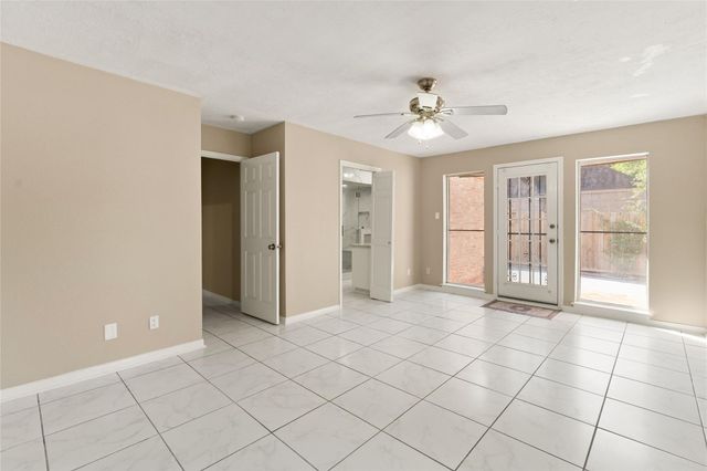 7231 Granvia Dr, Houston, TX 77083