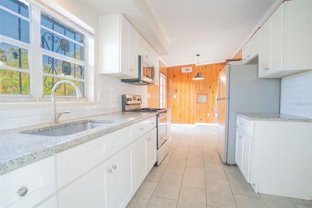 495 AVENUE F SE, Winter Haven, FL 33880