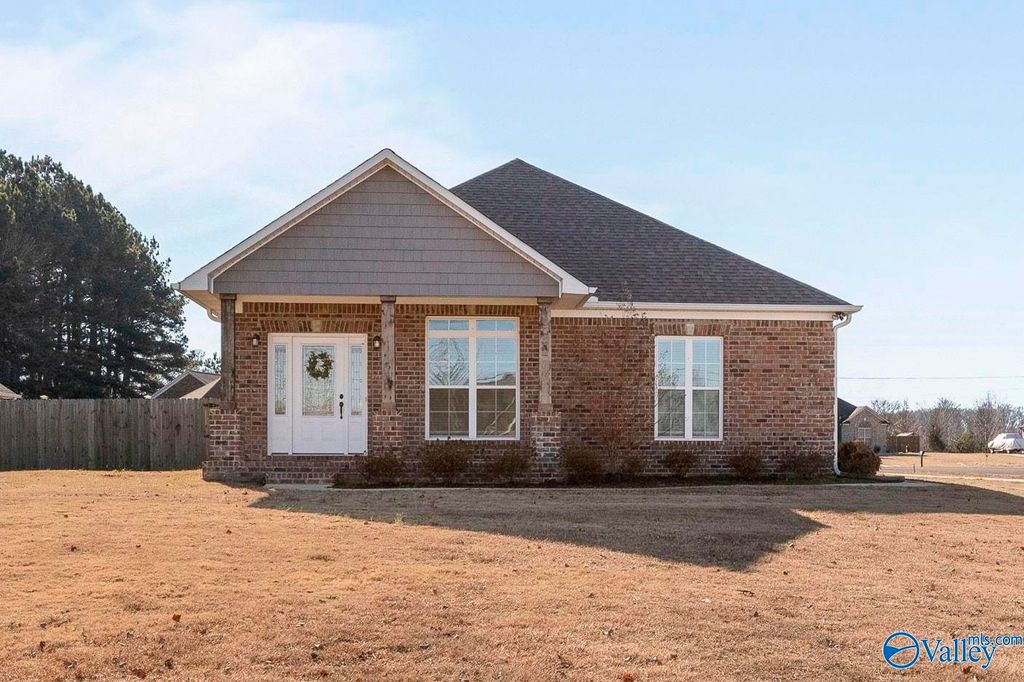 16210 Kyle Moran Drive, Athens, AL 35614
