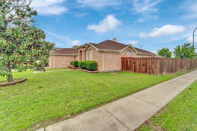 2207 Hickory Wood Trail, Arlington, TX 76018