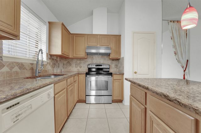 2207 Hickory Wood Trail, Arlington, TX 76018