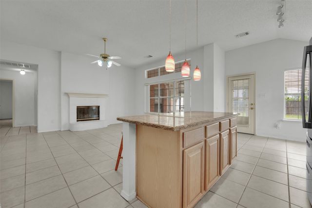 2207 Hickory Wood Trail, Arlington, TX 76018