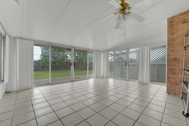 2207 Hickory Wood Trail, Arlington, TX 76018