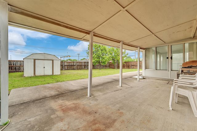 2207 Hickory Wood Trail, Arlington, TX 76018