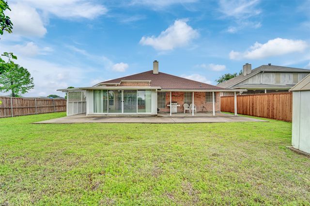 2207 Hickory Wood Trail, Arlington, TX 76018