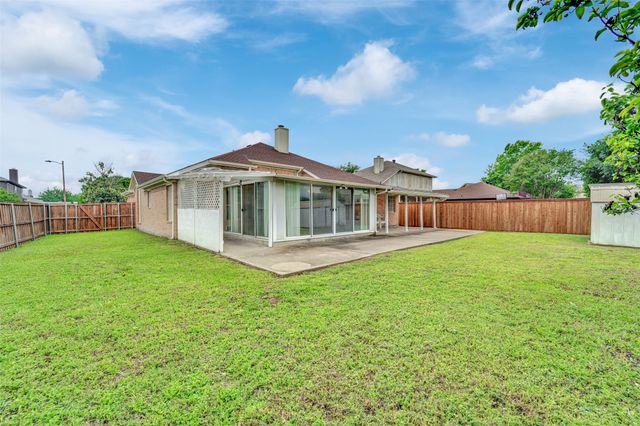 2207 Hickory Wood Trail, Arlington, TX 76018