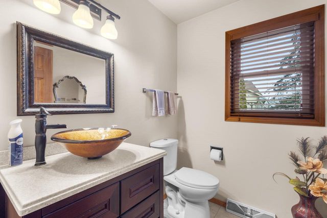 1955 W BARABOO CIRCLE, De Pere, WI 54115