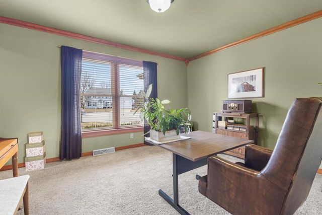 1955 W BARABOO CIRCLE, De Pere, WI 54115