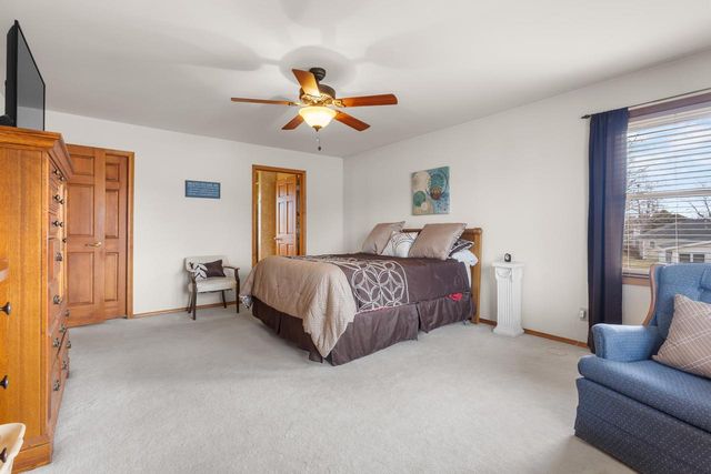 1955 W BARABOO CIRCLE, De Pere, WI 54115