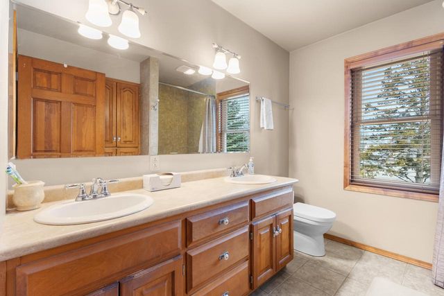 1955 W BARABOO CIRCLE, De Pere, WI 54115