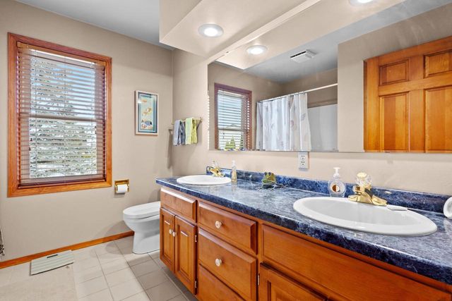 1955 W BARABOO CIRCLE, De Pere, WI 54115