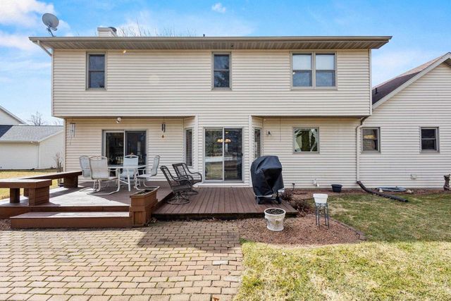 1955 W BARABOO CIRCLE, De Pere, WI 54115