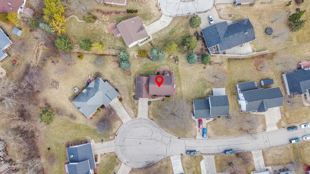 1955 W BARABOO CIRCLE, De Pere, WI 54115