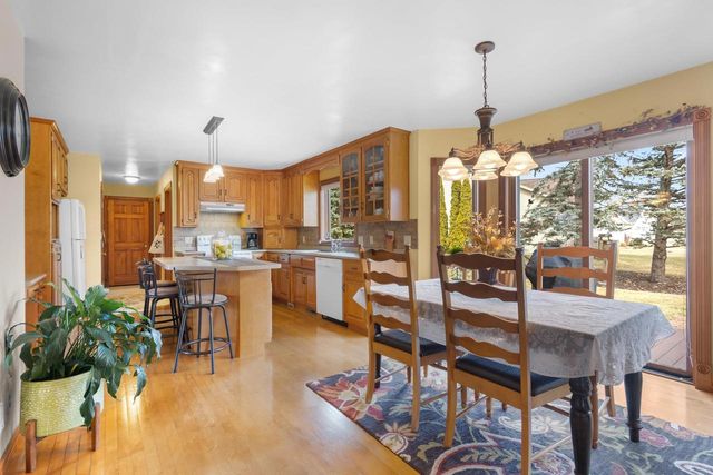 1955 W BARABOO CIRCLE, De Pere, WI 54115