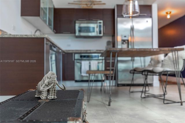 41 SE 5th St 706, Miami, FL 33131