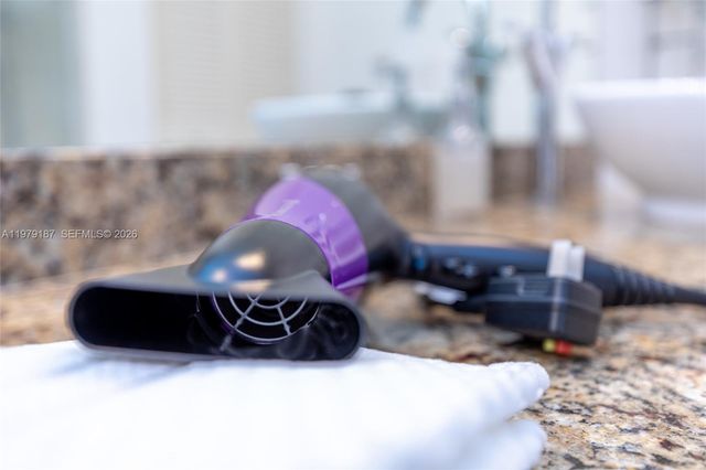 41 SE 5th St 706, Miami, FL 33131