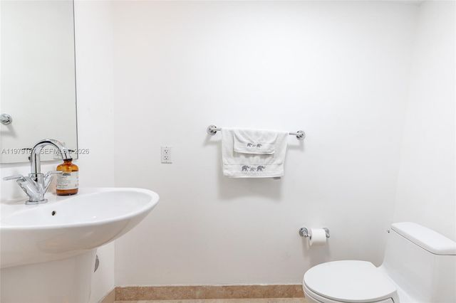 41 SE 5th St 706, Miami, FL 33131