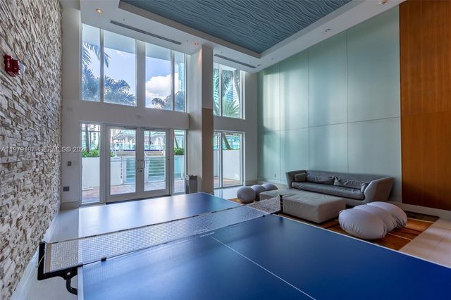 41 SE 5th St 706, Miami, FL 33131