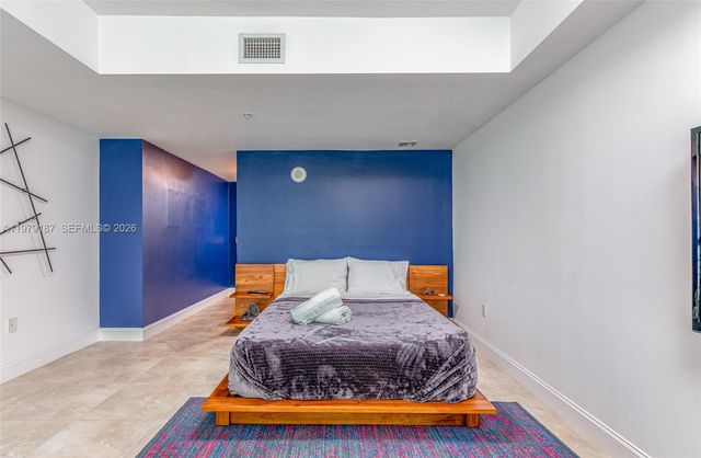 41 SE 5th St 706, Miami, FL 33131